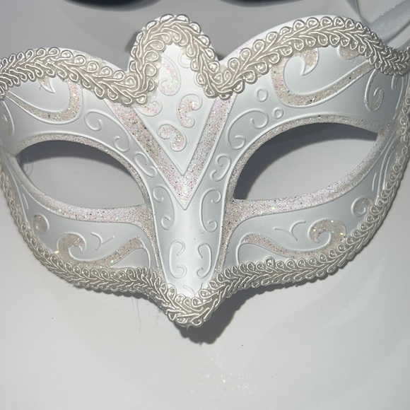 Masquerade ball Eye Mask set of 2 - Picture 3 of 4